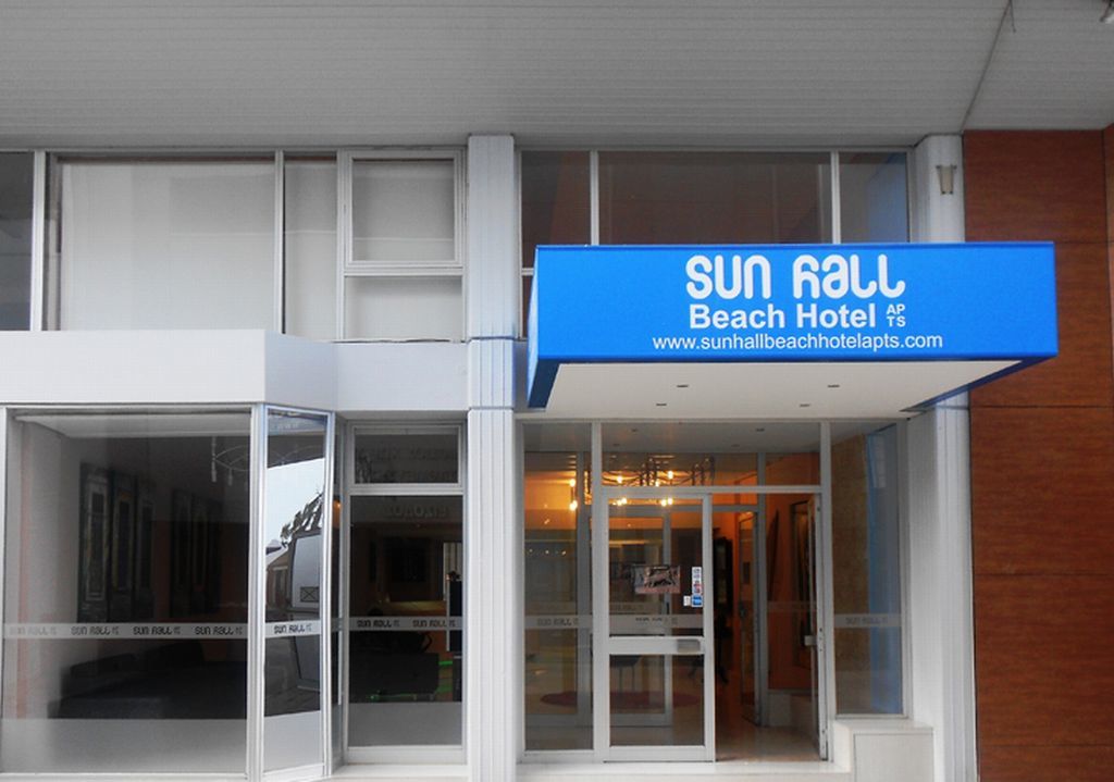 Sun Hall Beach Hotel Apartments Larnaca Extérieur photo