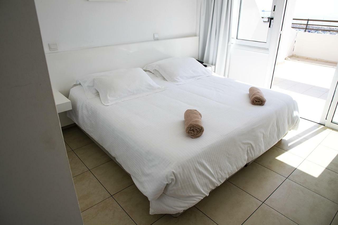 Sun Hall Beach Hotel Apartments Larnaca Extérieur photo